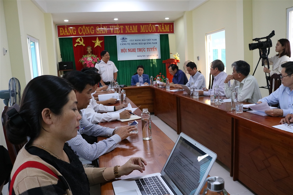 Giám đốc cảng vụ Hàng hải Quảng Nam báo cáo PCT UBND tỉnh Quảng Nam về tình hình phòng, chống dịch bệnh Corona tại đơn vị